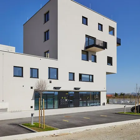 Miniloft Leonding - 24h Self-check-in - Free Parking شقة